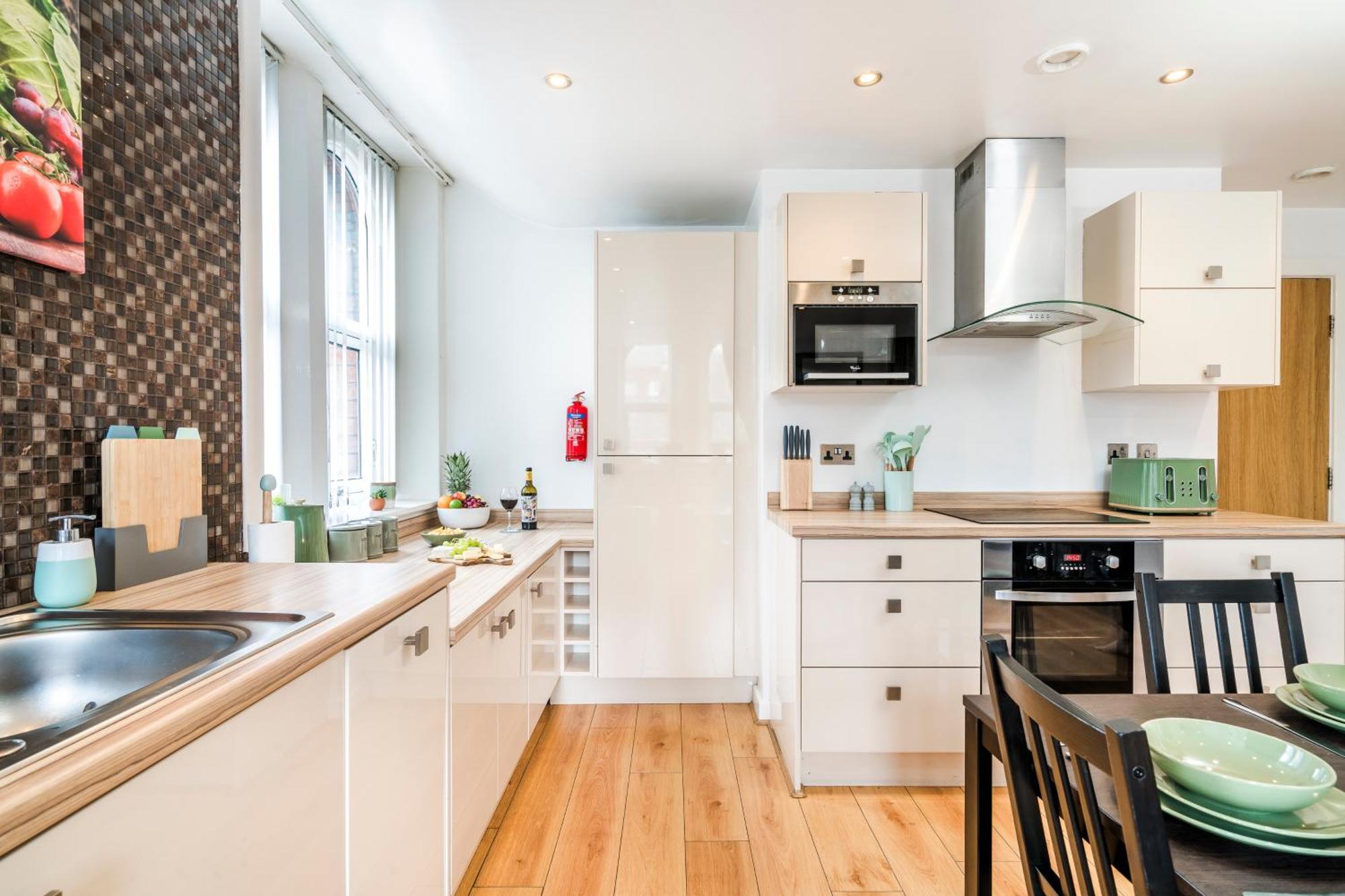 Cavern Quarters, Beautiful Two Bedroom City Centre Apartment By Garudy Serviced Apartments And Short Lets - Perfect For Longer Stays Liverpool Ngoại thất bức ảnh