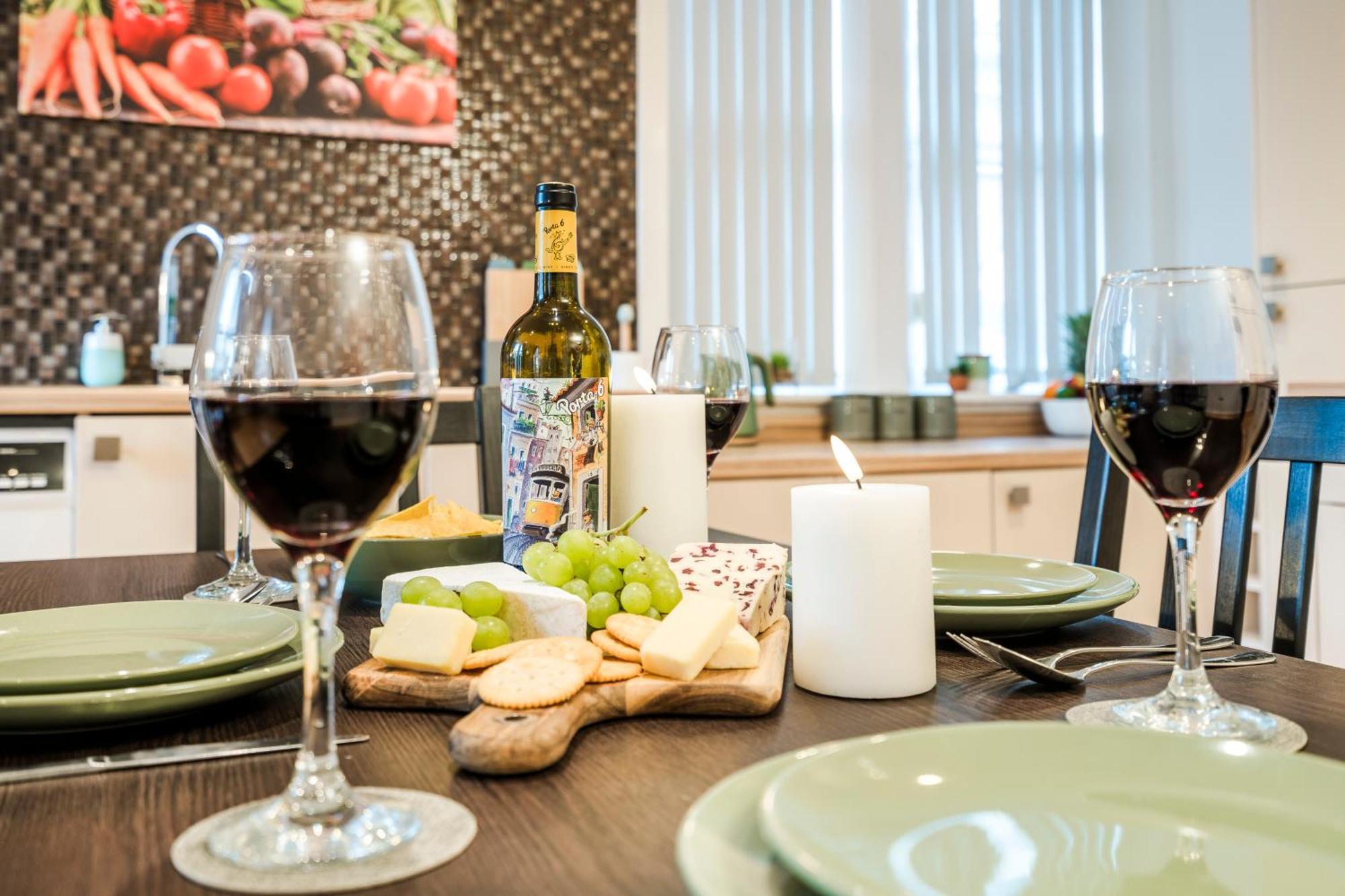 Cavern Quarters, Beautiful Two Bedroom City Centre Apartment By Garudy Serviced Apartments And Short Lets - Perfect For Longer Stays Liverpool Ngoại thất bức ảnh