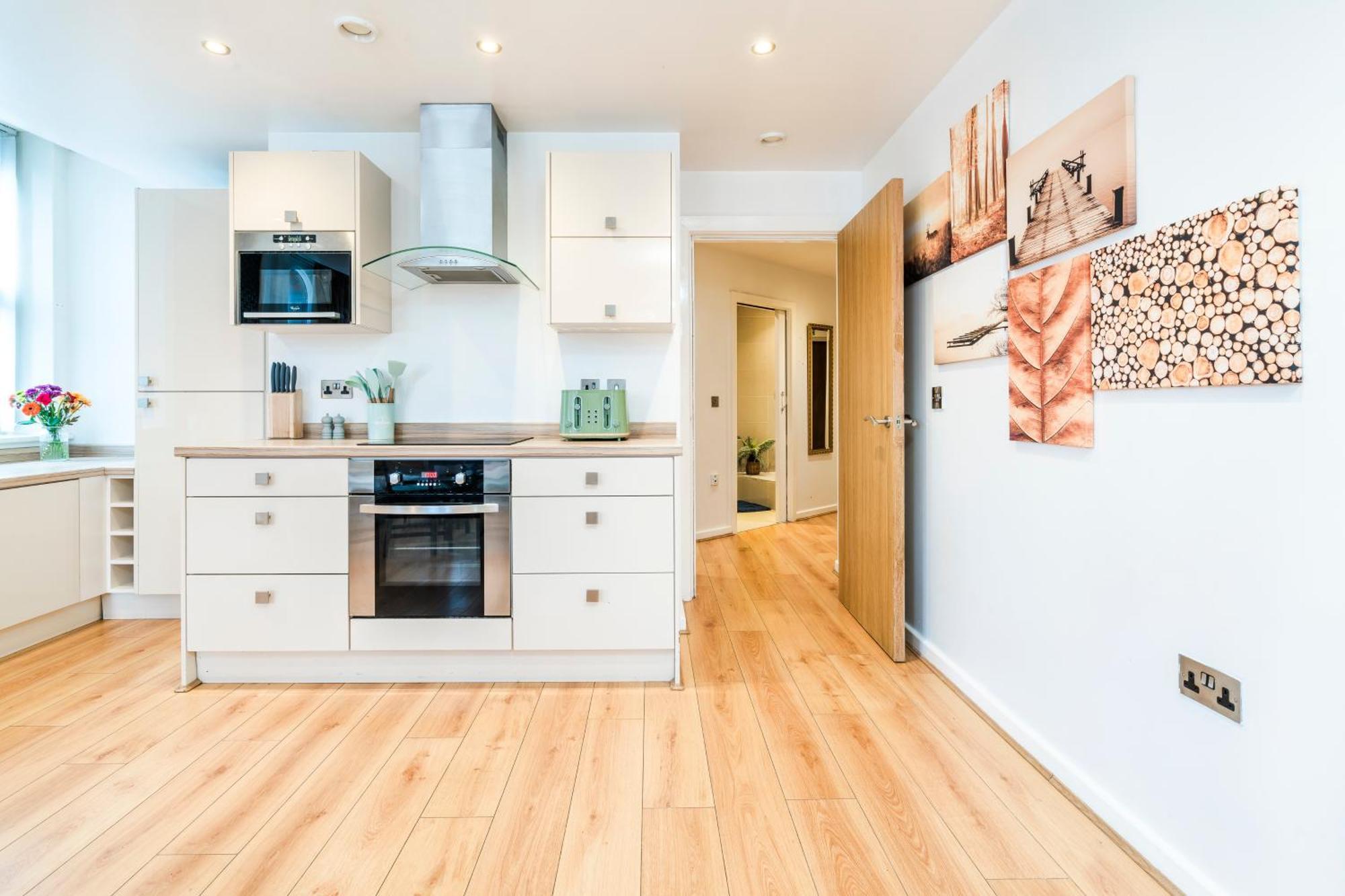 Cavern Quarters, Beautiful Two Bedroom City Centre Apartment By Garudy Serviced Apartments And Short Lets - Perfect For Longer Stays Liverpool Ngoại thất bức ảnh
