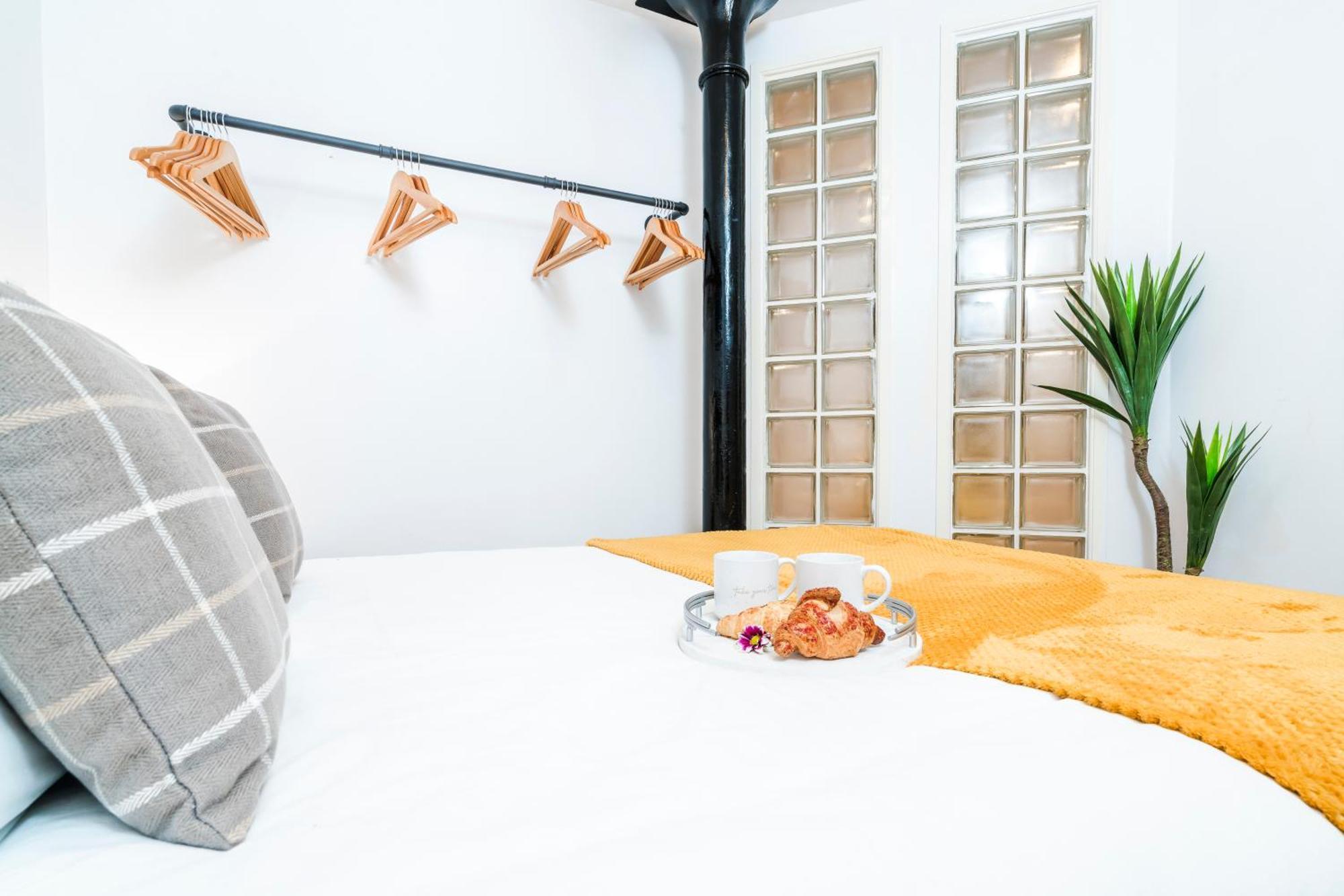 Cavern Quarters, Beautiful Two Bedroom City Centre Apartment By Garudy Serviced Apartments And Short Lets - Perfect For Longer Stays Liverpool Ngoại thất bức ảnh